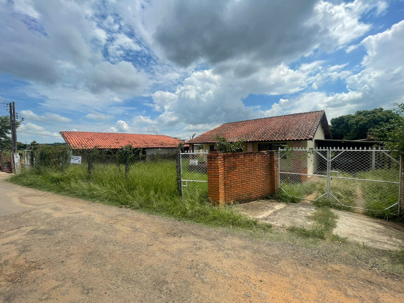 CHACARA COM 2 CASAS BAIRRO SAO ROQUE