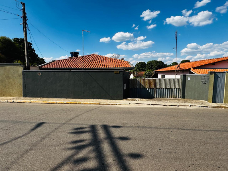 CASA COM 2 DORMITORIOS