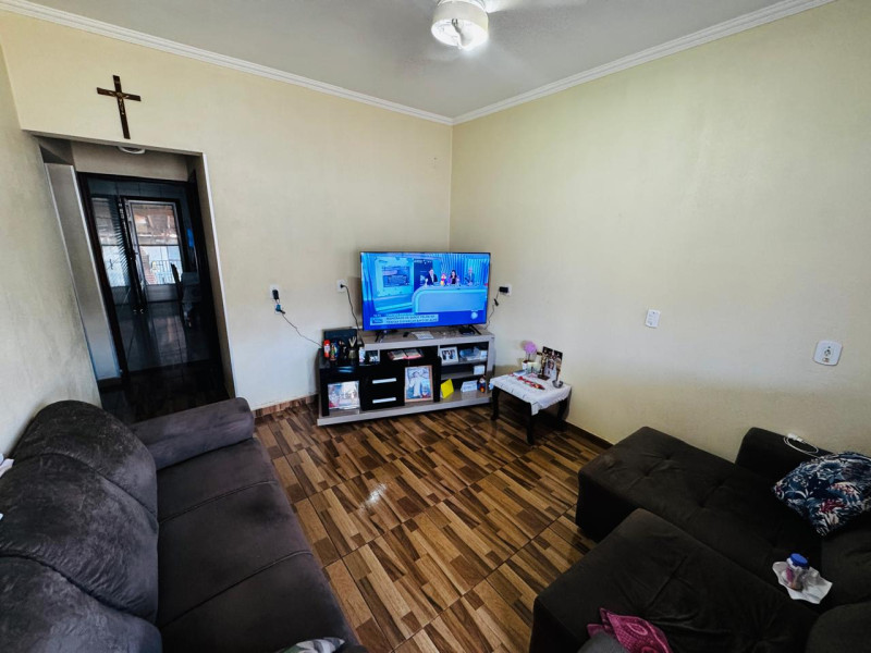 CASA COM 2 DORMITORIOS