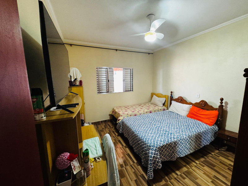 CASA COM 2 DORMITORIOS