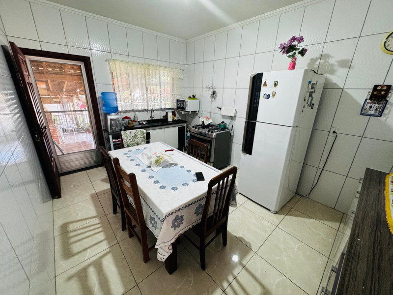 CASA COM 2 DORMITORIOS