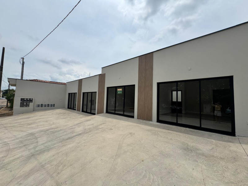 SALA COMERCIAL PRAÇA JOB SALTO 25M2