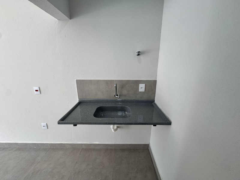 SALA COMERCIAL PRAÇA JOB SALTO 25M2