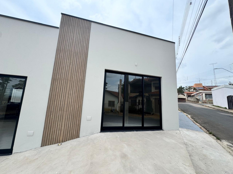 SALA COMERCIAL PRAÇA JOB SALTO 50M2