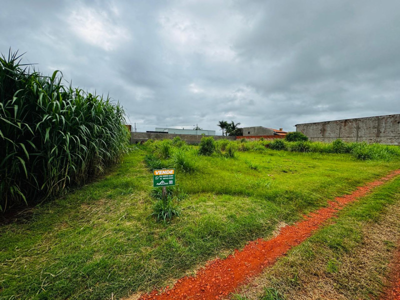 CHACARA NO MORRO VERMELHO