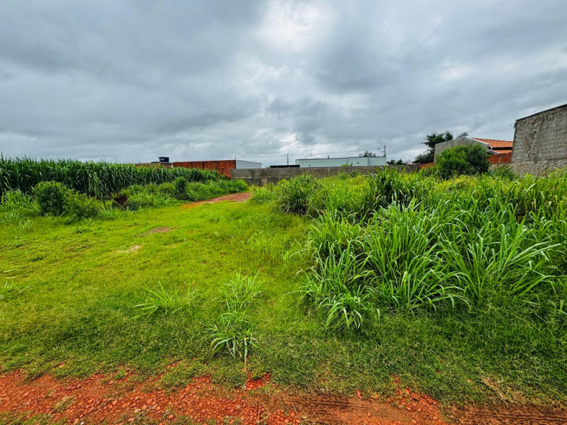 CHACARA NO MORRO VERMELHO