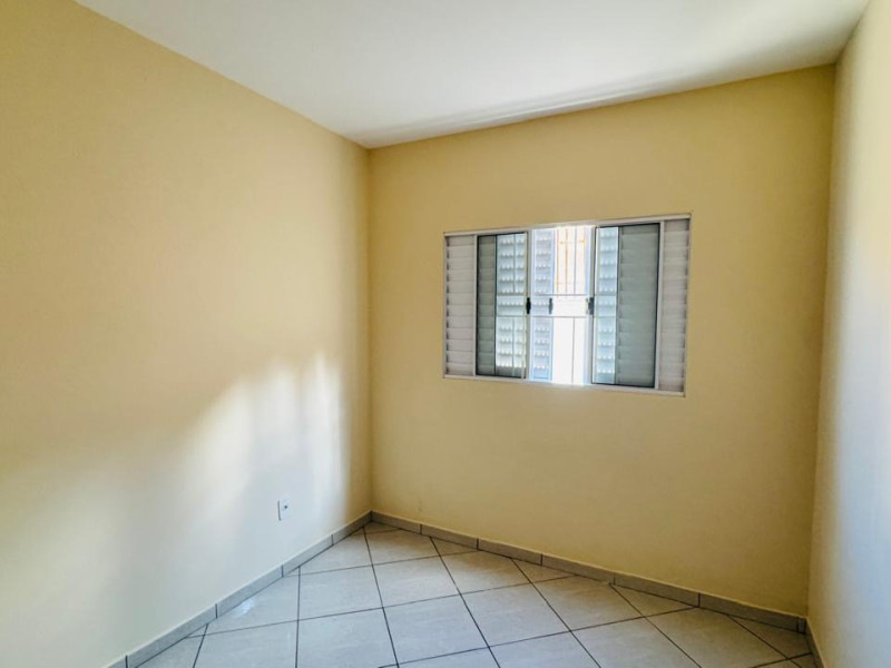 CASA COM 2 DORMITORIOS