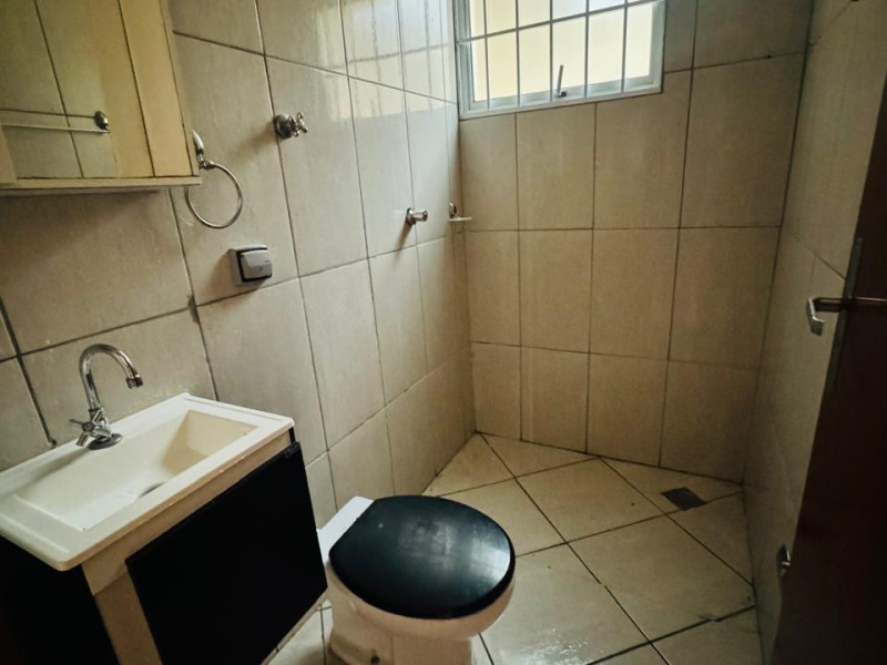 CASA COM 2 DORMITORIOS