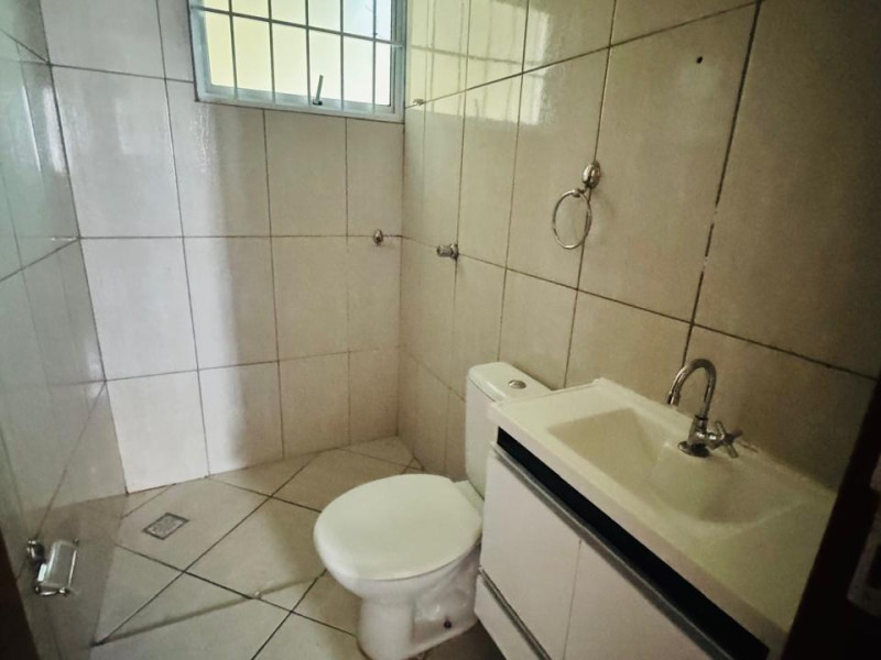 CASA COM 2 DORMITORIOS