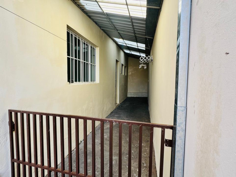 CASA COM 2 DORMITORIOS