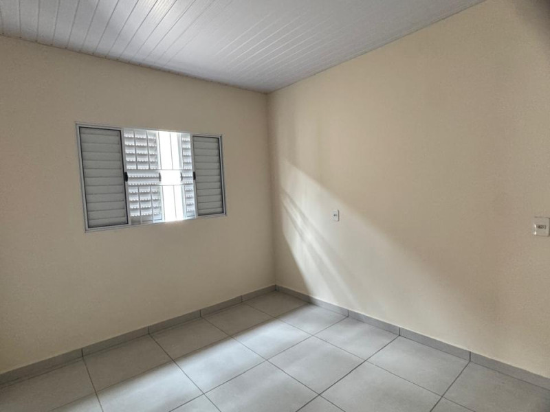 CASA COM 2 DORMITORIOS