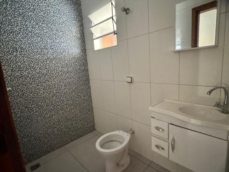 CASA COM 2 DORMITORIOS