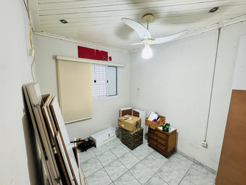 CASA COM 3 DORMITORIOS