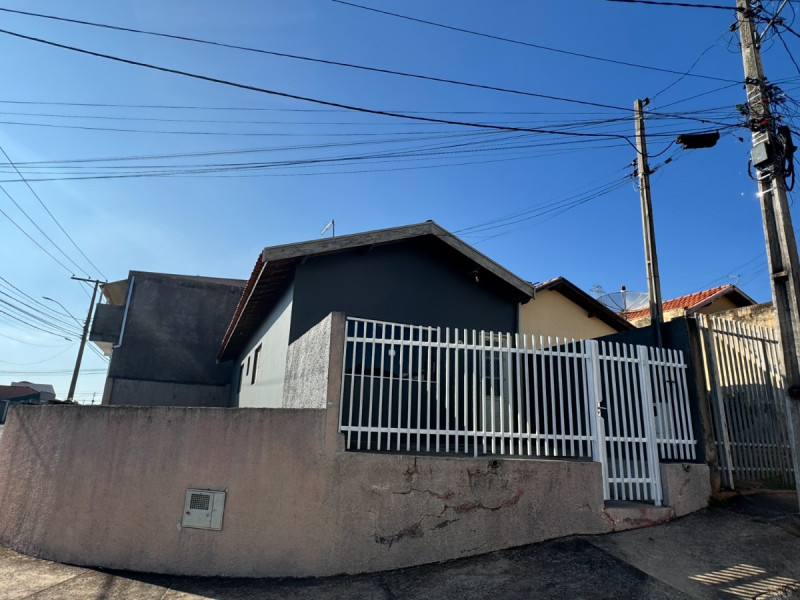 CASA COM 2 DORMITORIOS
