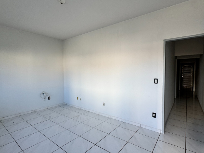 CASA COM 2 DORMITORIOS