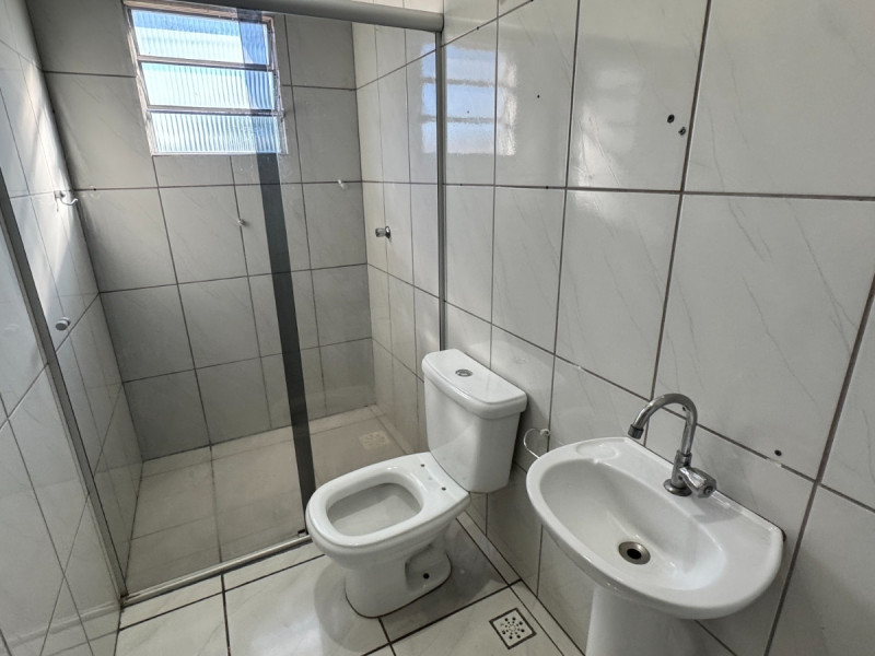 CASA COM 2 DORMITORIOS