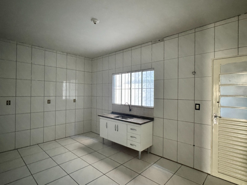 CASA COM 2 DORMITORIOS